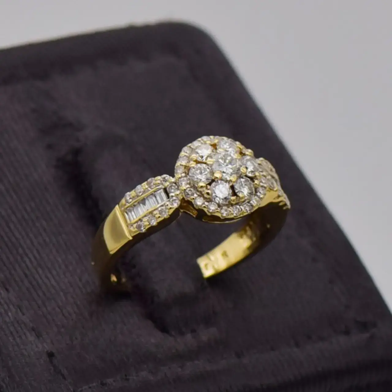 18ct Yellow Gold Dress Ring  - Thumbnail 2