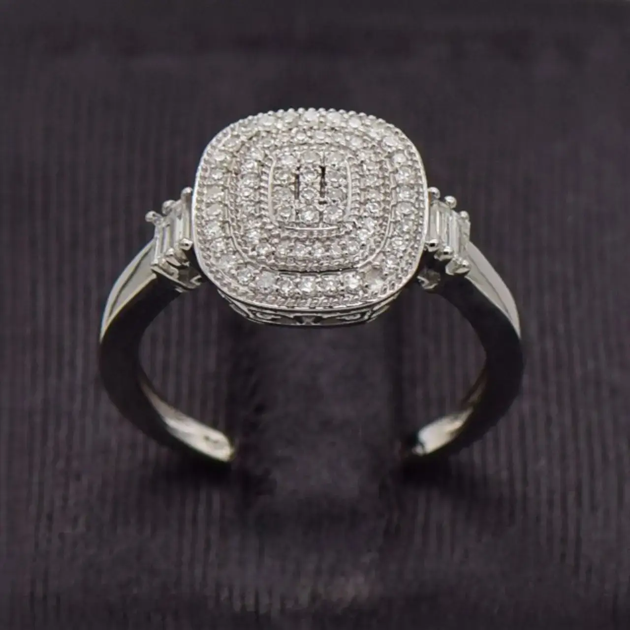 18ct White Gold Dress Ring - Thumbnail 1