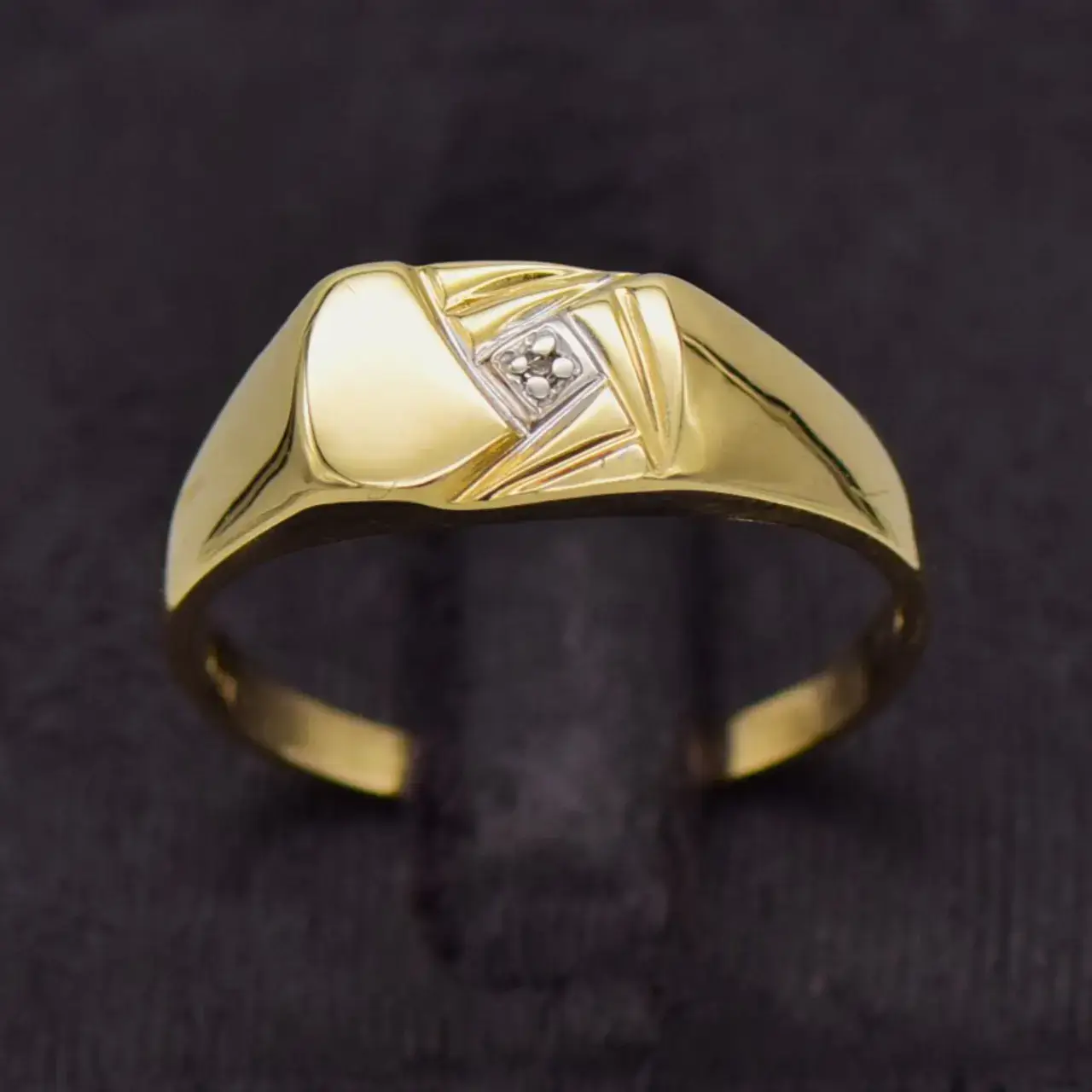 9ct Yellow Gold Men's Ring  - Thumbnail 1