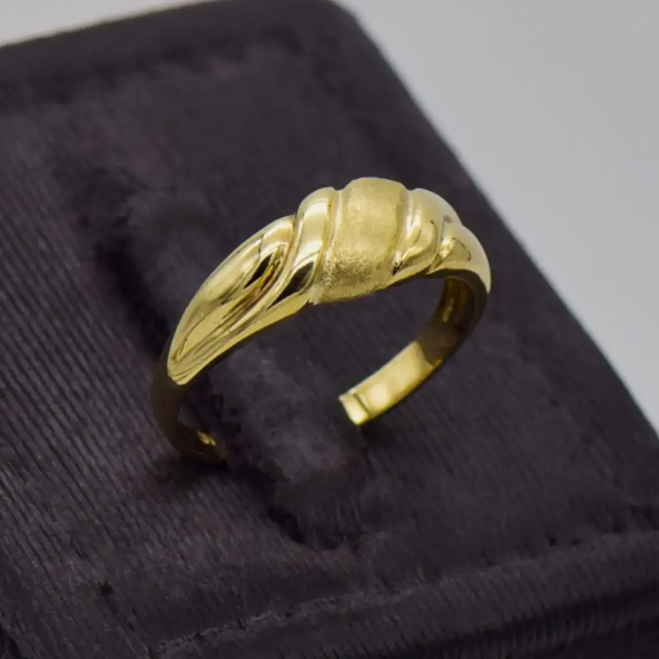 9ct Yellow Gold Dress Ring  - Thumbnail 2