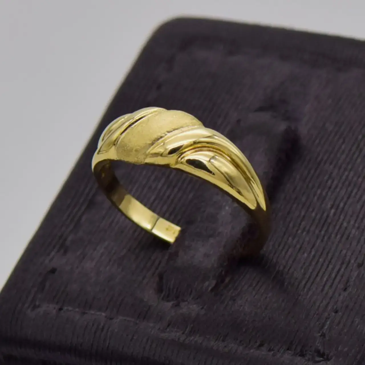 9ct Yellow Gold Dress Ring  - Thumbnail 7