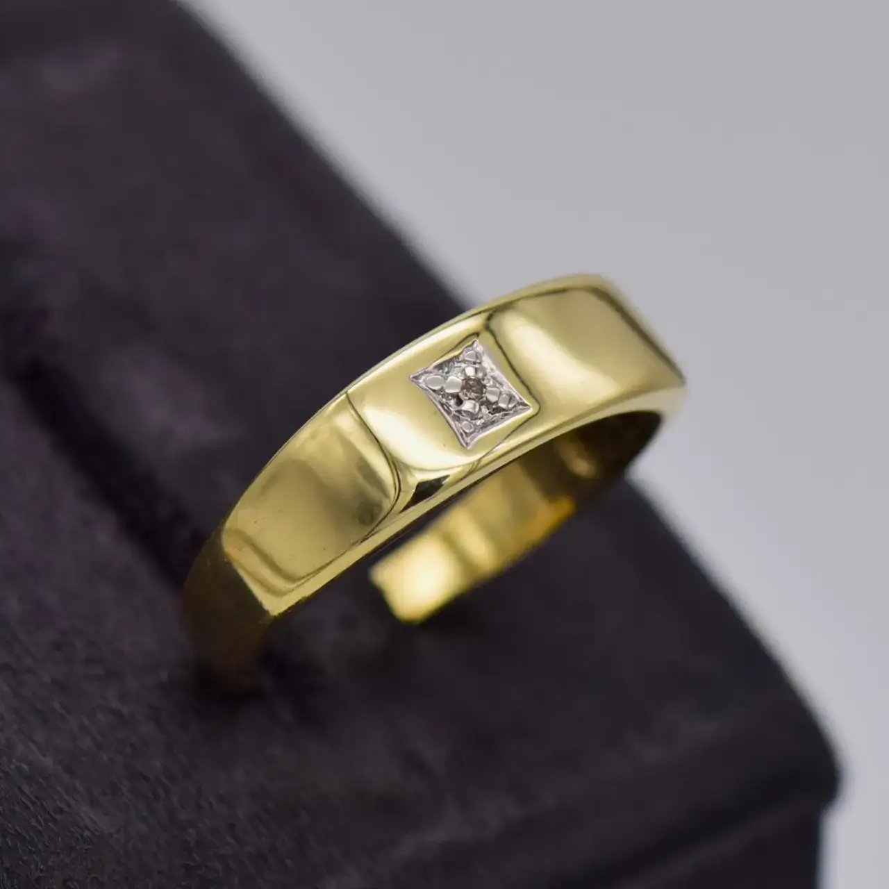 9ct Yellow Gold Men's Ring  - Thumbnail 2