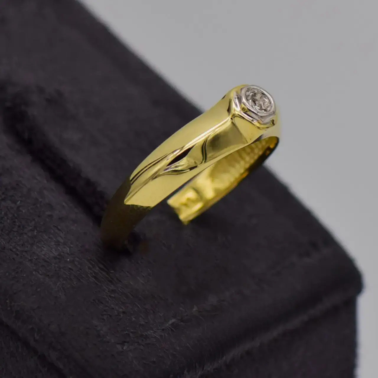 9Ct Yellow Gold Dress Ring - Thumbnail 2