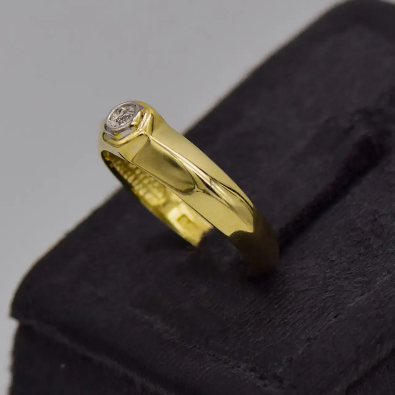 9Ct Yellow Gold Dress Ring - Thumbnail 3