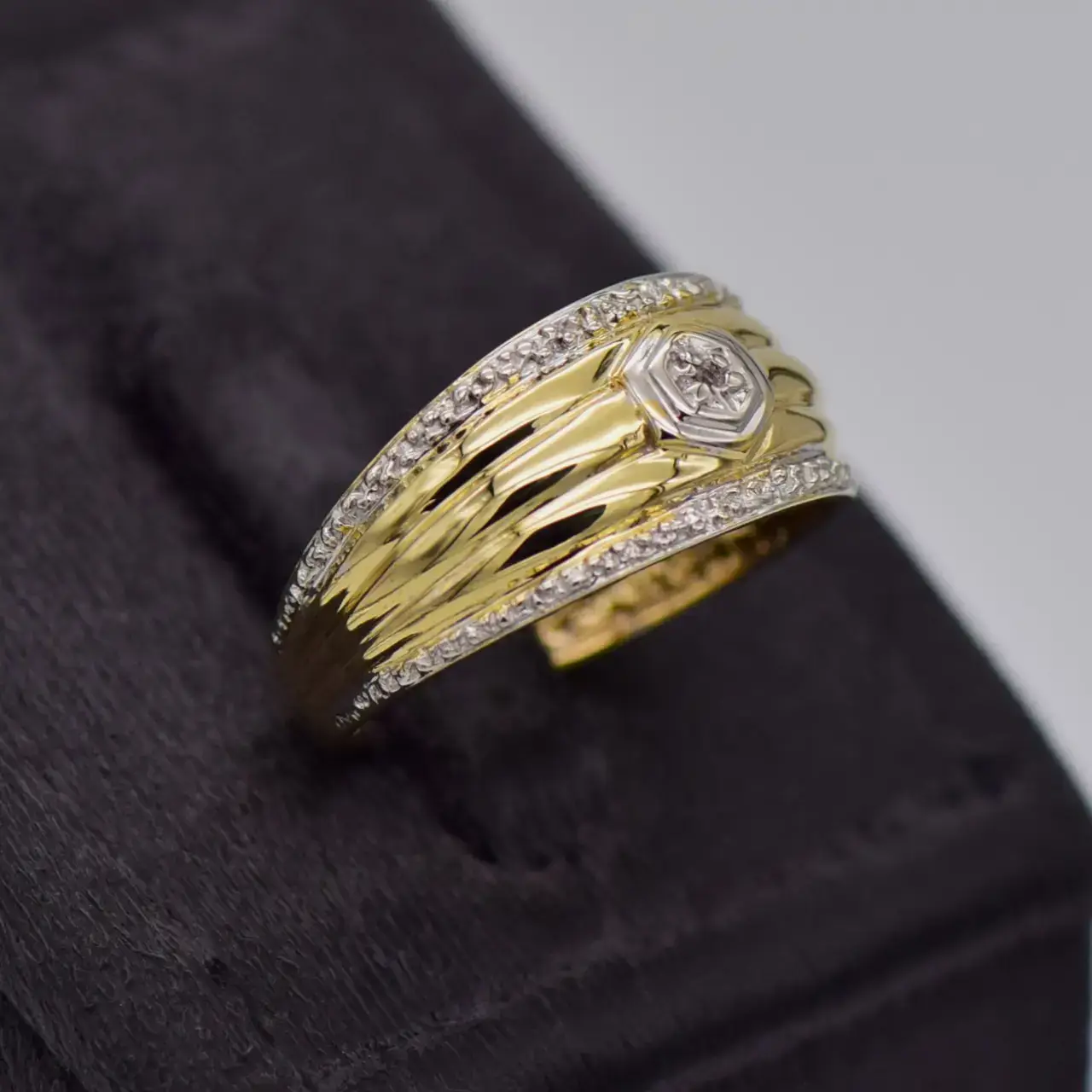 9Ct Yellow Gold Dress Ring - Thumbnail 2
