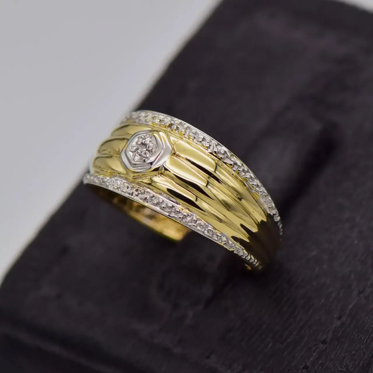 9Ct Yellow Gold Dress Ring - Thumbnail 3