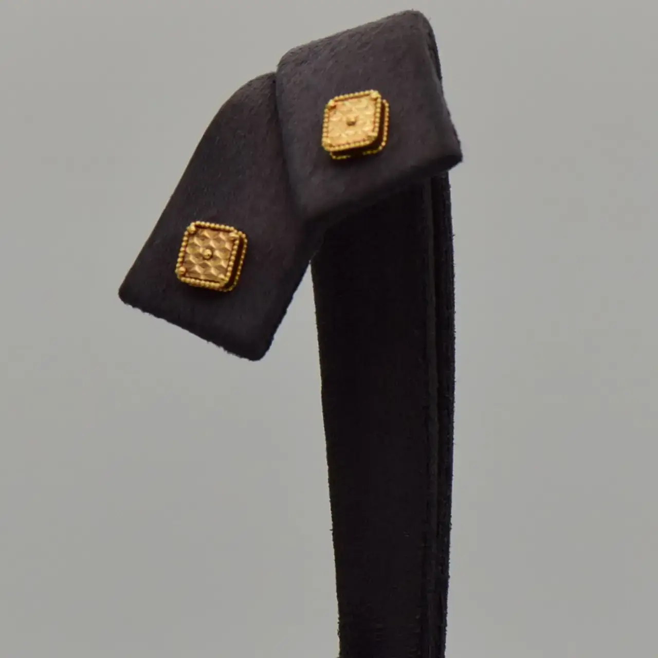 18ct Yellow Gold Stud Earrings  - Thumbnail 1