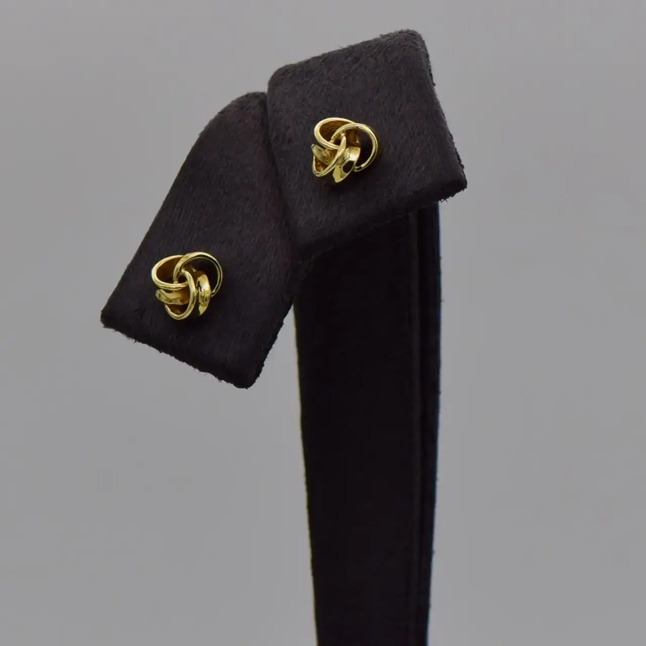 9ct Yellow Gold Stud Earrings  - Thumbnail 1