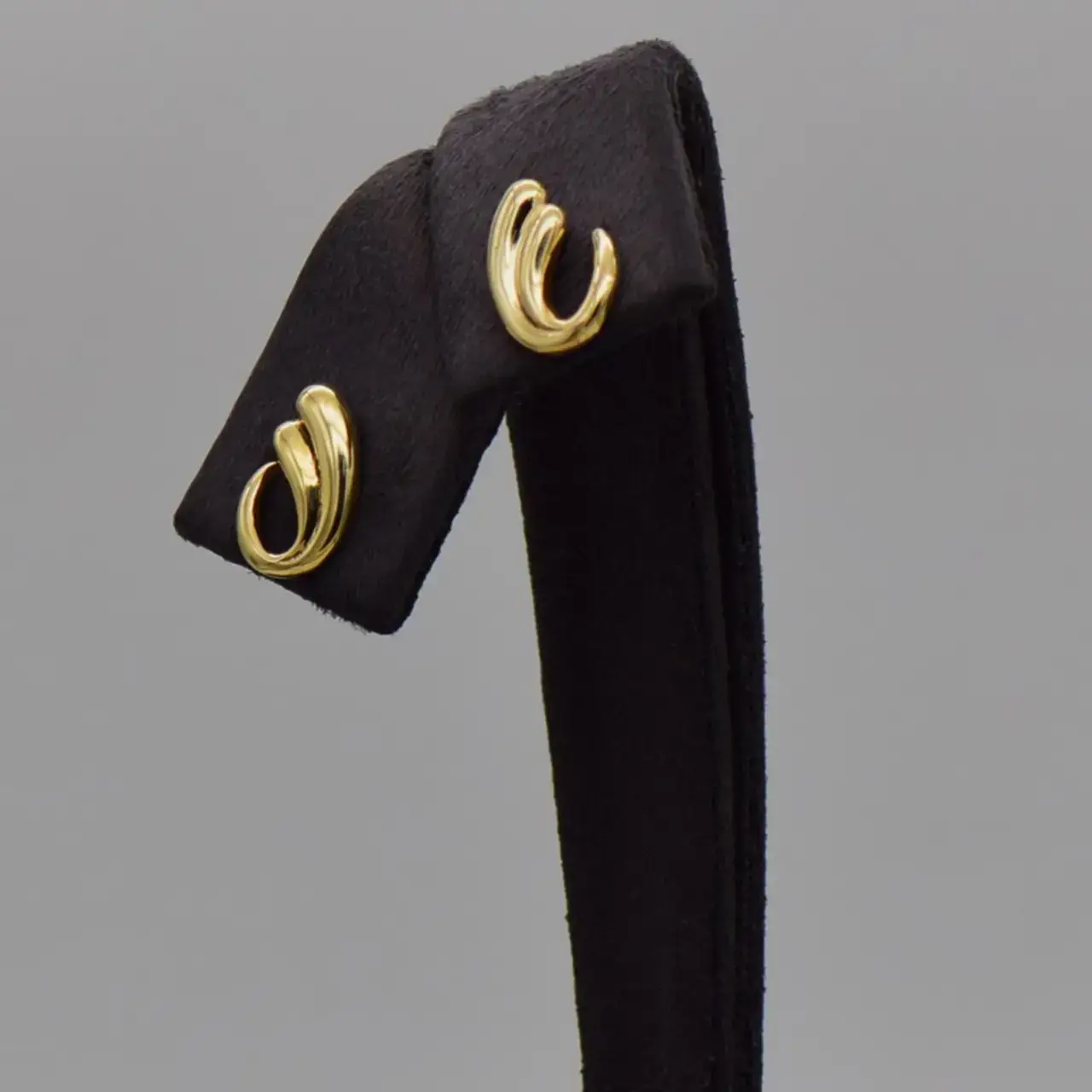 9ct Yellow Gold Stud Earrings  - Thumbnail 1