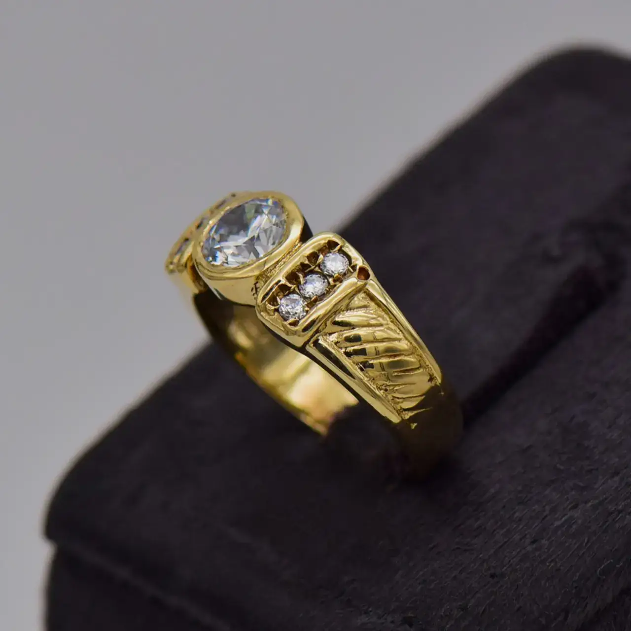 9Ct Yellow Gold Dess Ring - Thumbnail 3