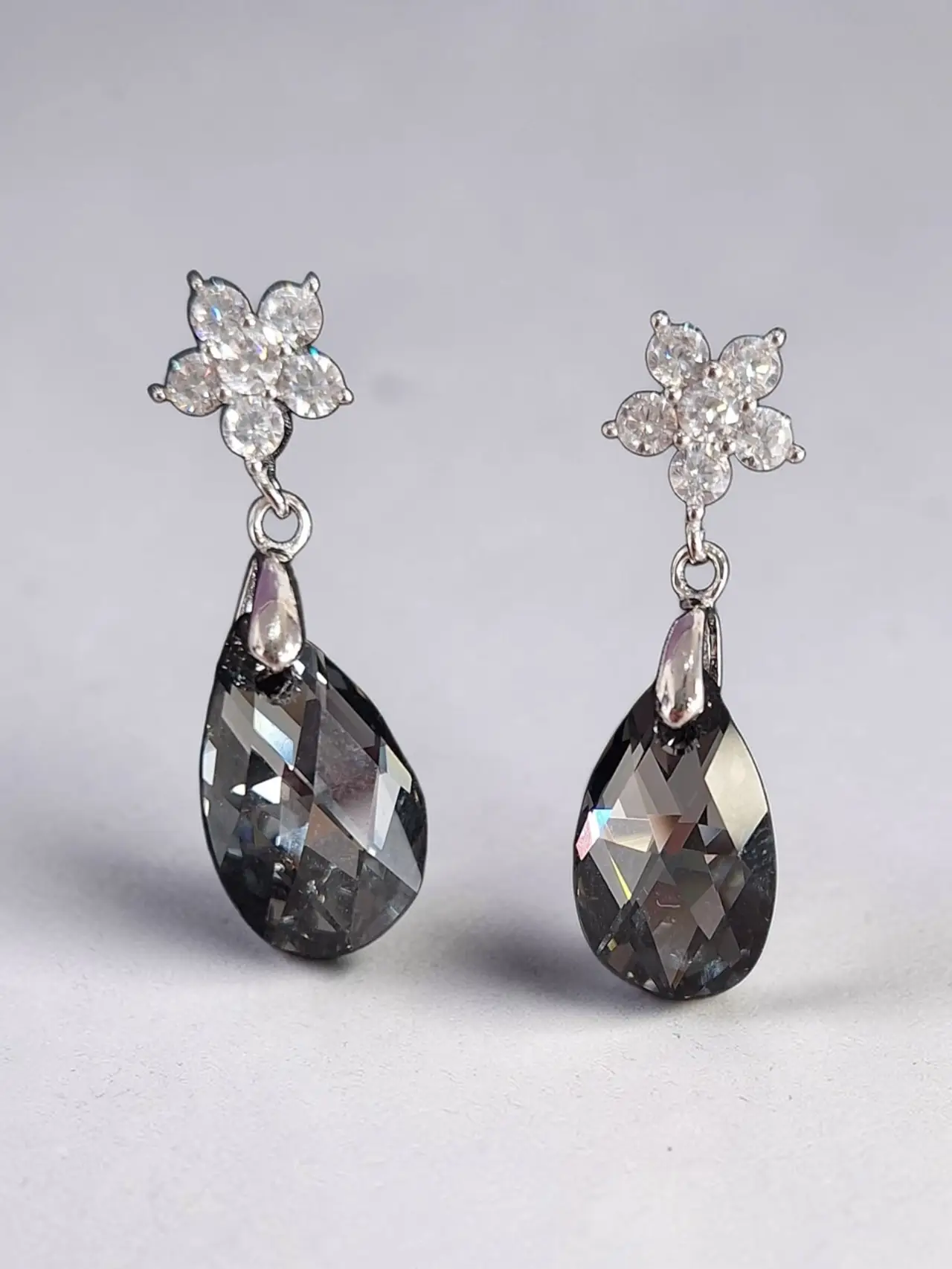 Silver Pave Flower Tdrop Black M12741 Ladies Earring - Thumbnail 2