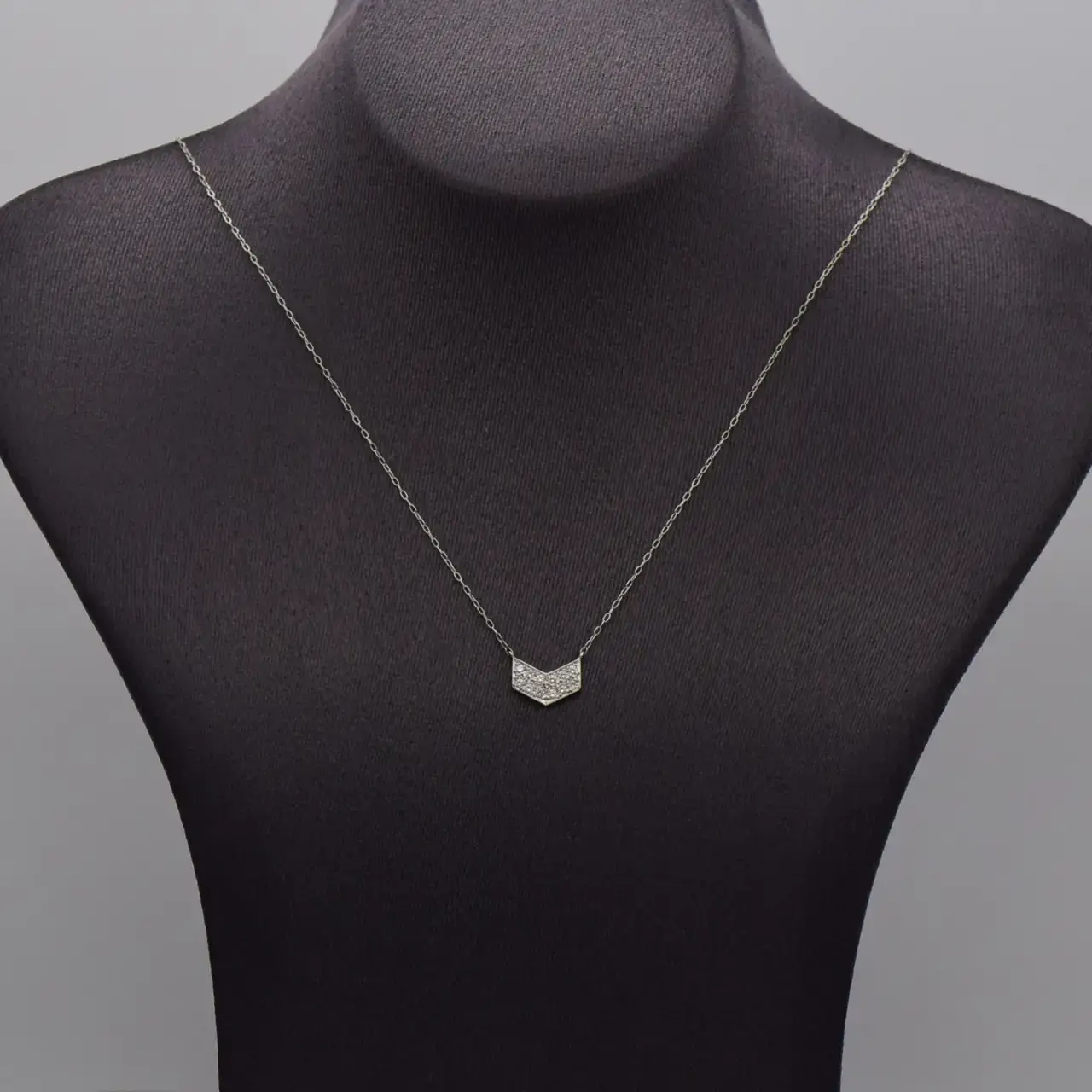 18ct White Gold Chain & Pendant  - Thumbnail 1