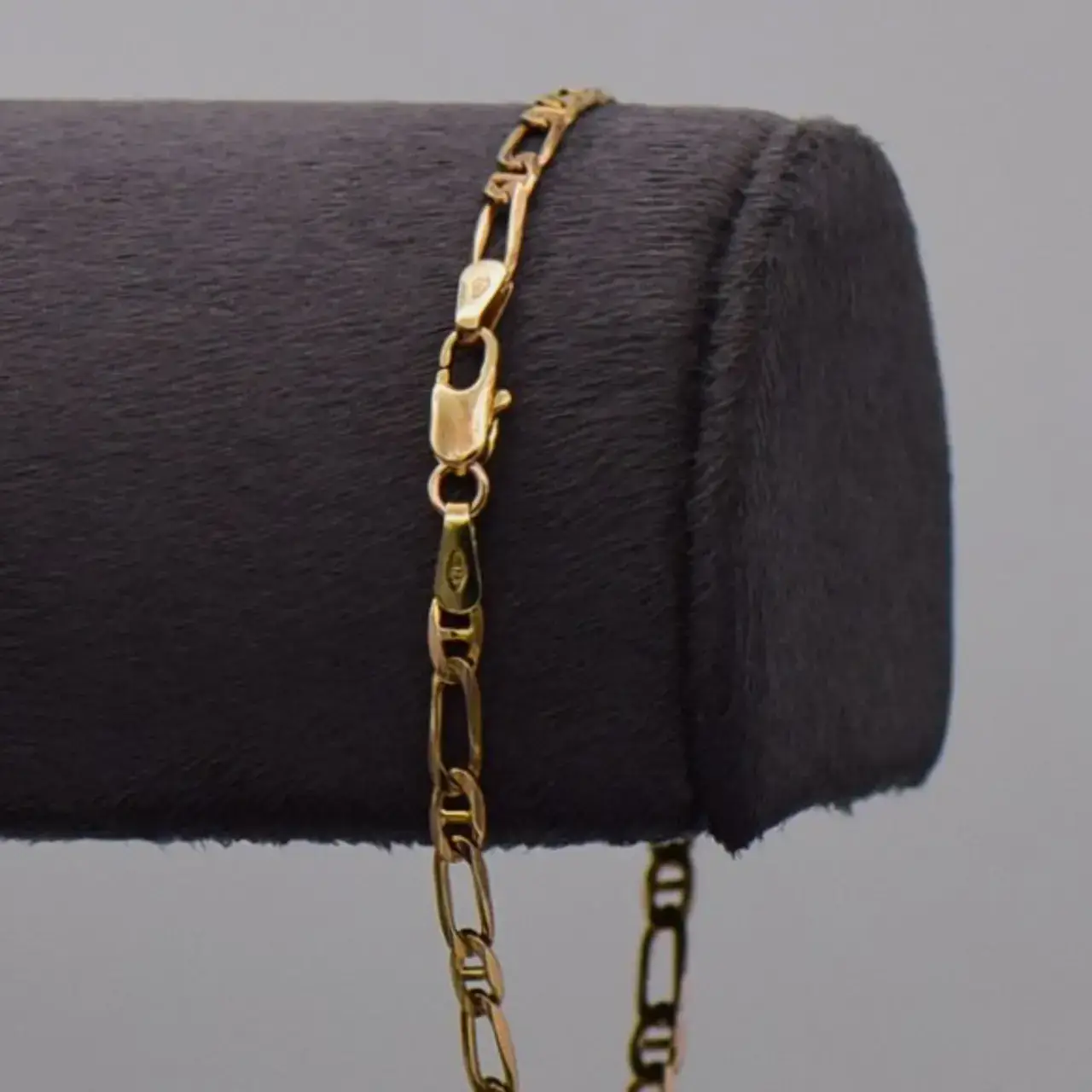 9ct Yellow Gold Bracelet - Thumbnail 2