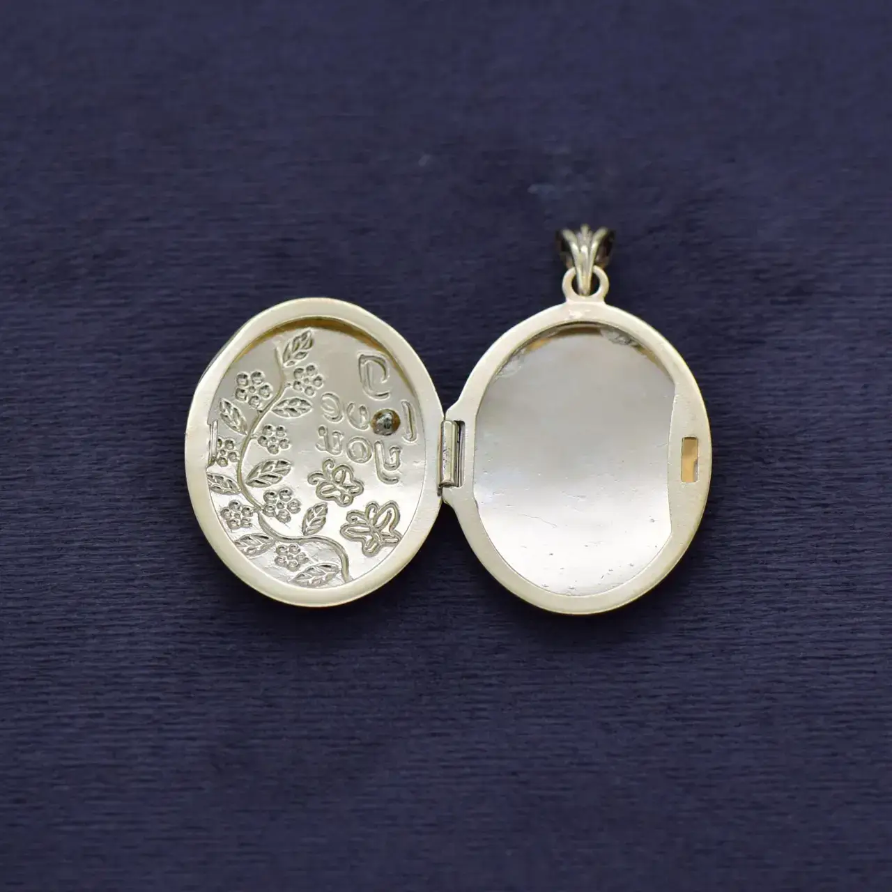 9ct Yellow Gold Locket Pendant  - Thumbnail 2