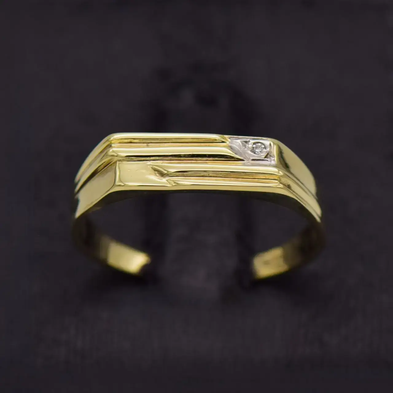 9ct Yellow Gold Men's Ring  - Thumbnail 1