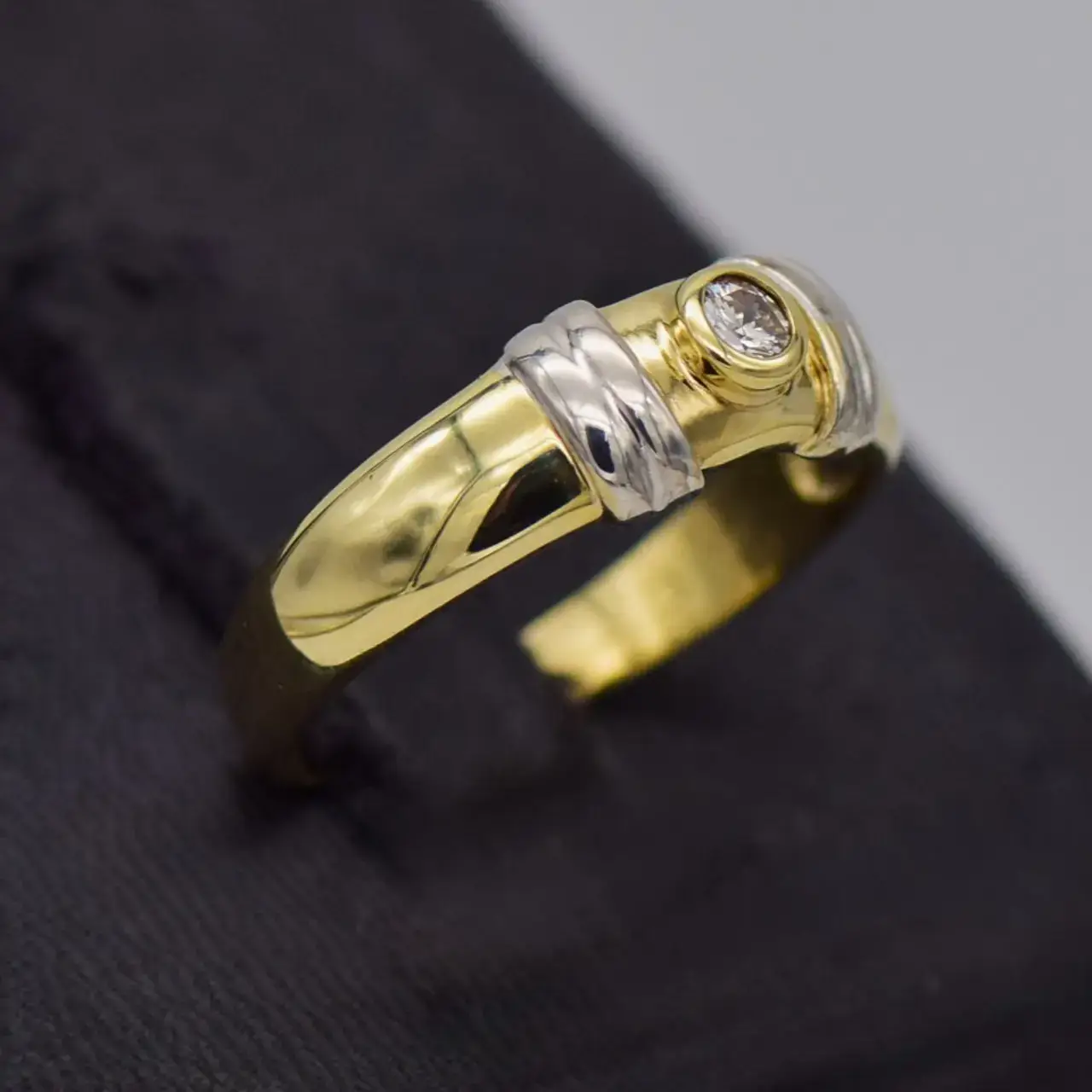 9ct Yellow Gold Dress Ring  - Thumbnail 3