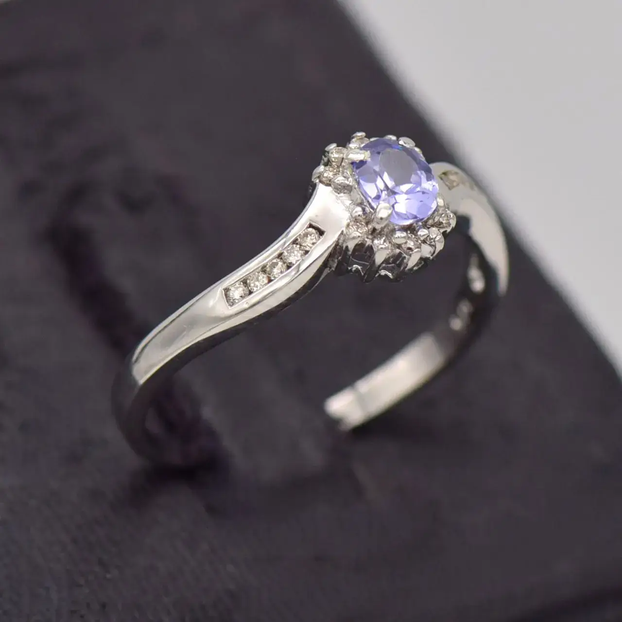 9ct White Gold Dress Ring  - Thumbnail 3