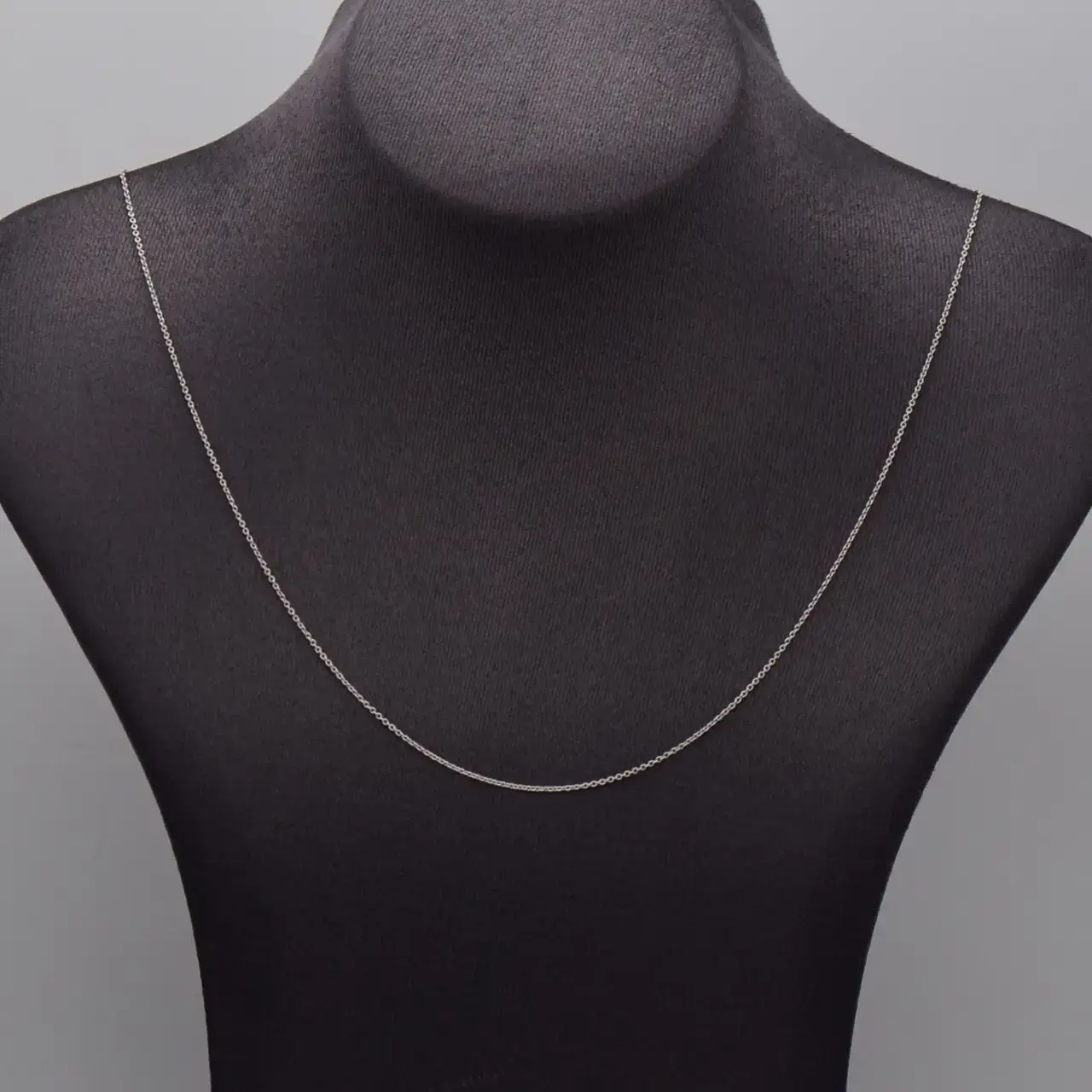 9ct White Gold Chain [Curb - Link] - Thumbnail 1
