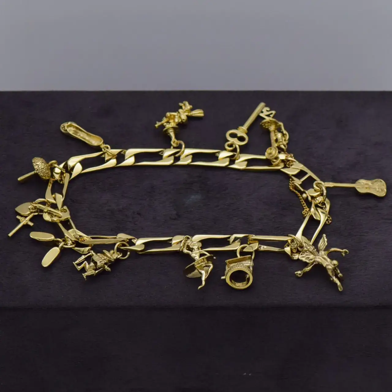 9ct Yellow Gold Charms Bracelet [Figaro-Link] - Thumbnail 1