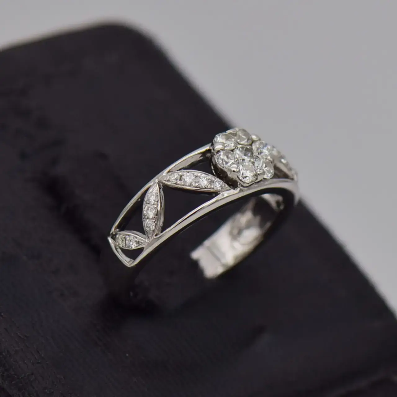 18ct White Gold Dress Ring  - Thumbnail 2