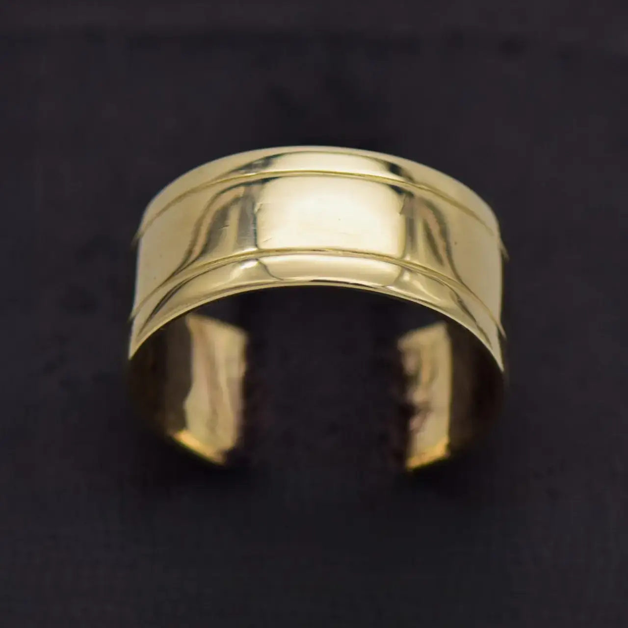 8ct Yellow Gold Wedding Band [Patterned] - Thumbnail 1