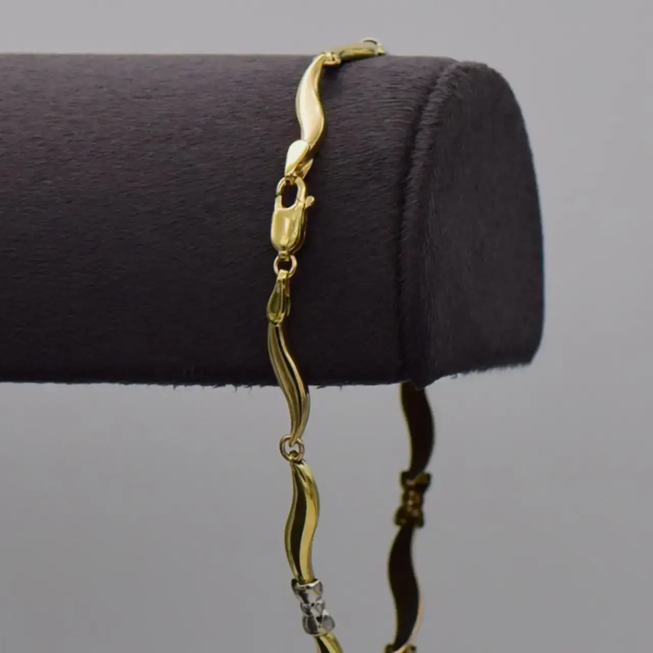 9Ct Two Tone Gold Bracelet [Fancy-Link] - Thumbnail 2