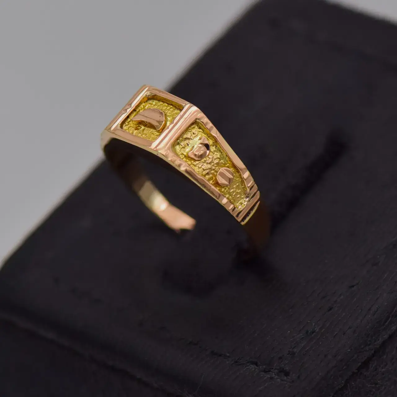 20ct Yellow Gold Dress Ring  - Thumbnail 3