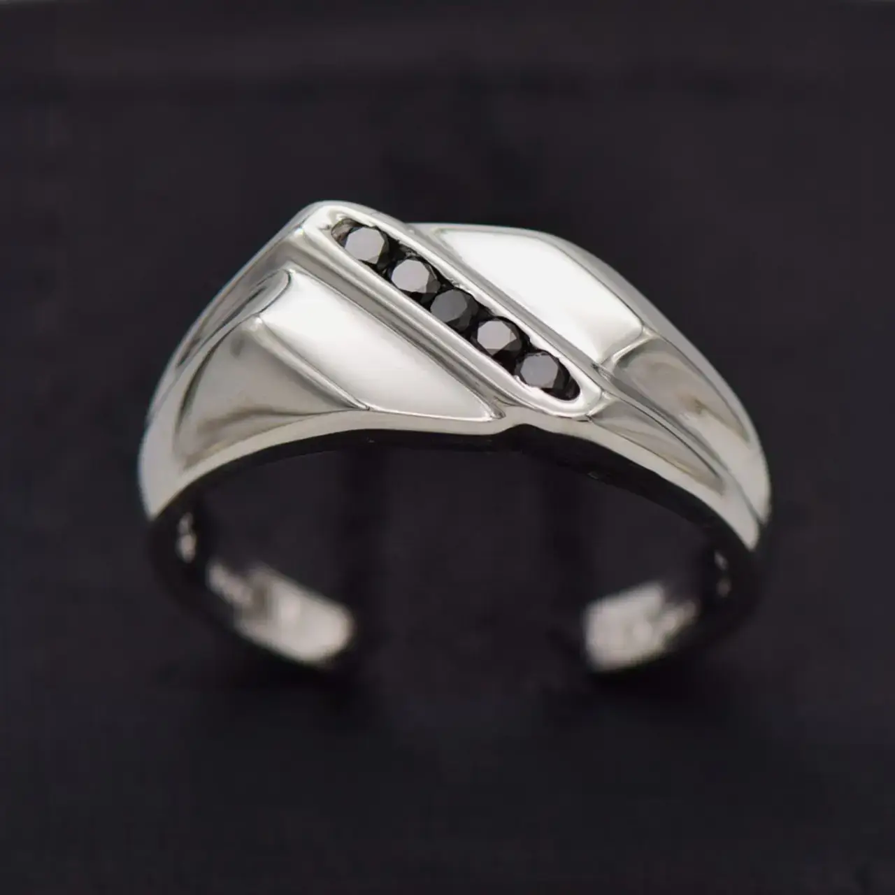 9ct White Gold Men's Ring  - Thumbnail 1