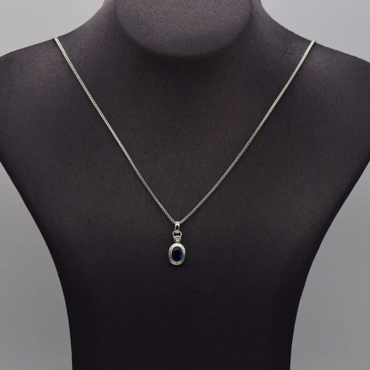 15ct & 18ct White Gold Chain & Pendant  - Thumbnail 1