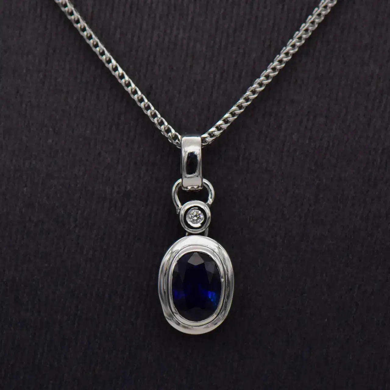 15ct & 18ct White Gold Chain & Pendant  - Thumbnail 2