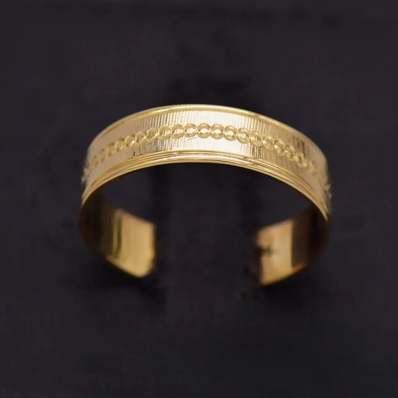 18ct Yellow Gold Wedding Band [Patterned] - Thumbnail 1