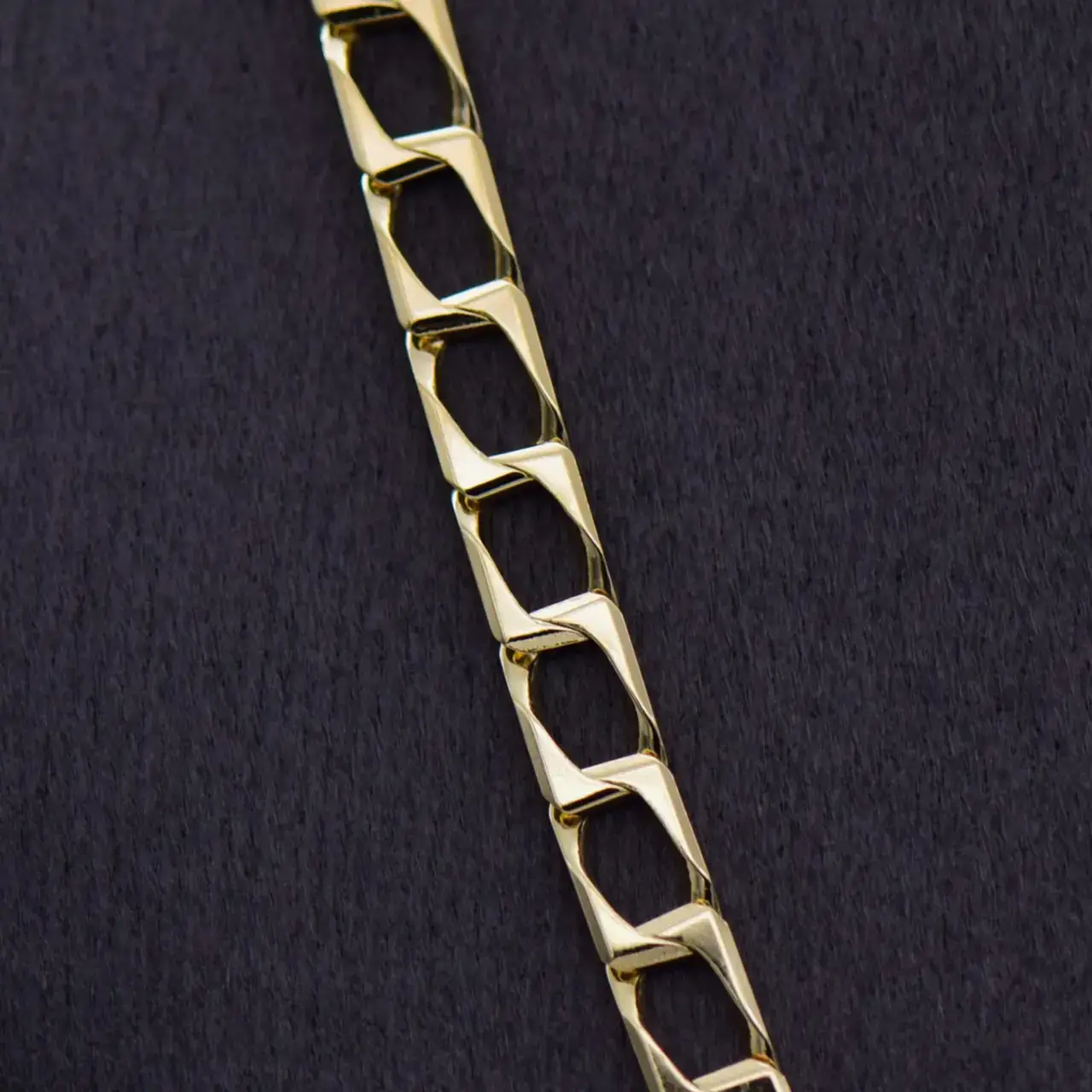 9ct Yellow Gold Chain [Curb-Link] - Thumbnail 2