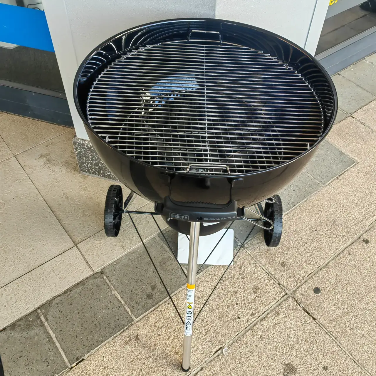 57Cm Weber Charcoal Kettle Braai - Thumbnail 3