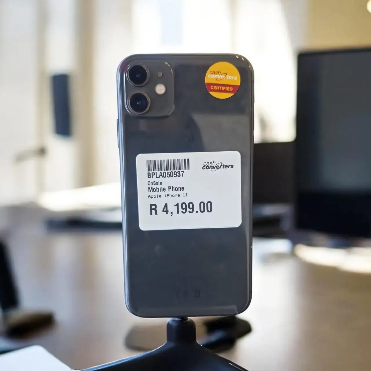 Apple Iphone 11 Mobile Phone - Thumbnail 1