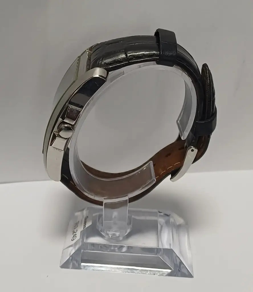 Guess W10213g1 Mens Watch - View 2