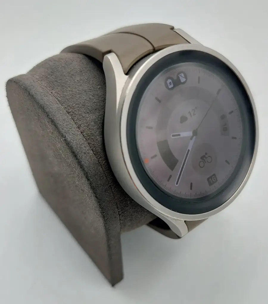 Samsung Galaxy Watch5 Pro - View 2