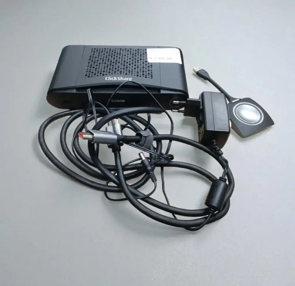 Barco Clickshare Cs-100 Wireless Presentation System - View 2