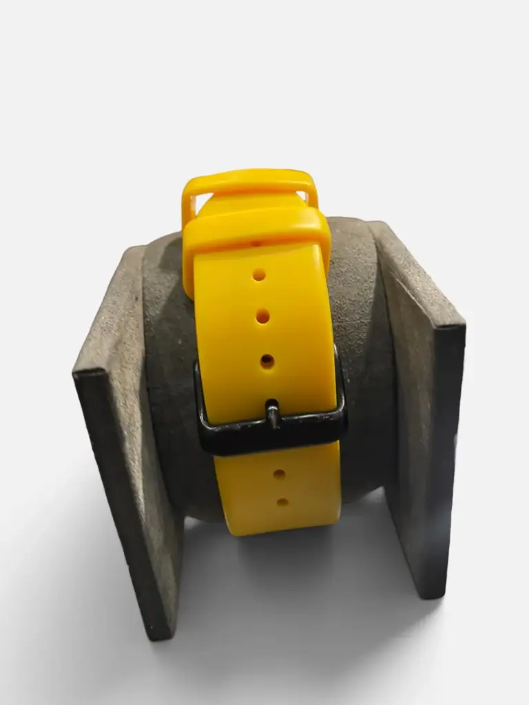 Guess Magnum W0034g7 Yellow Men's Watch - View 3