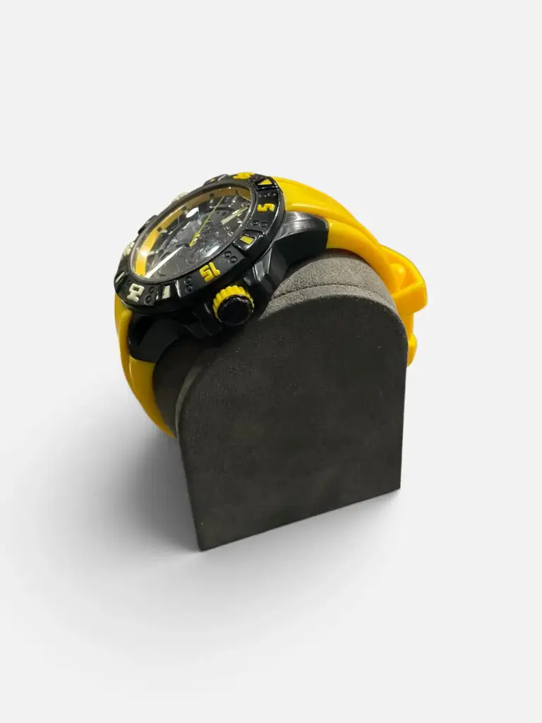 Guess Magnum W0034g7 Yellow Men's Watch - View 4
