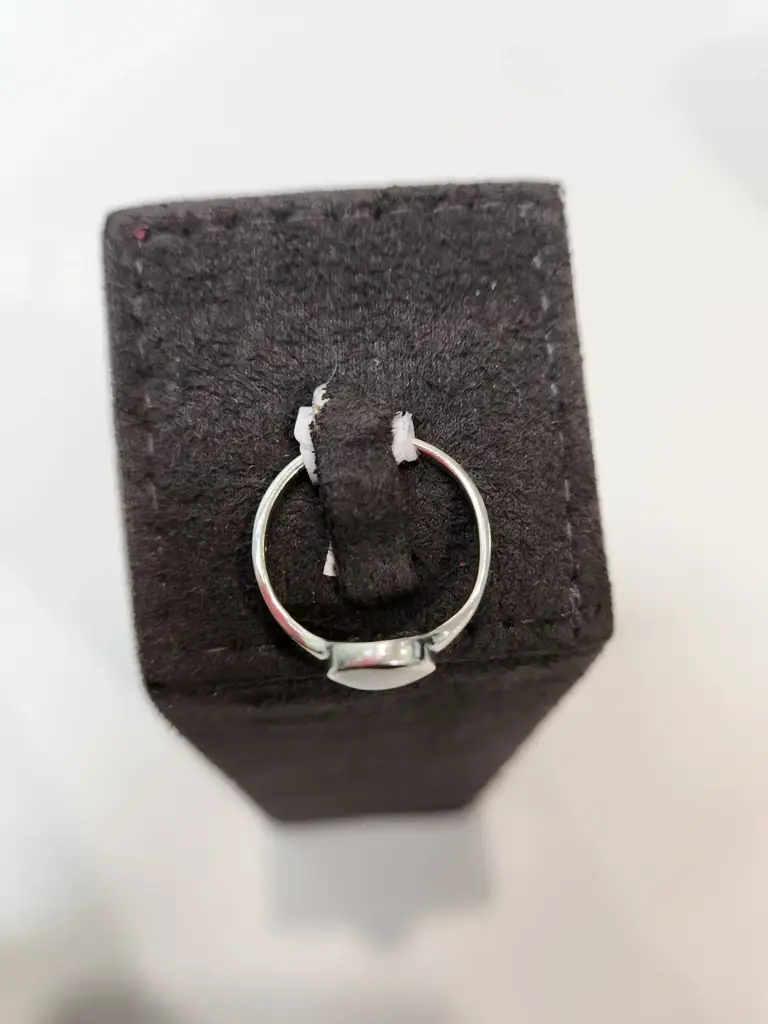 Sterling Silver Oval Cabochon-Cut Ring - View 3