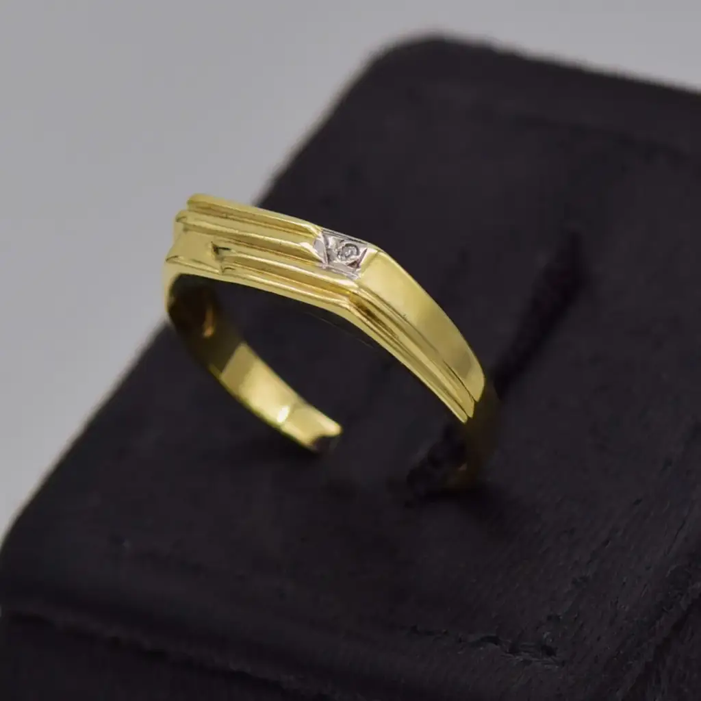 9ct Yellow Gold Men's Ring - View 2