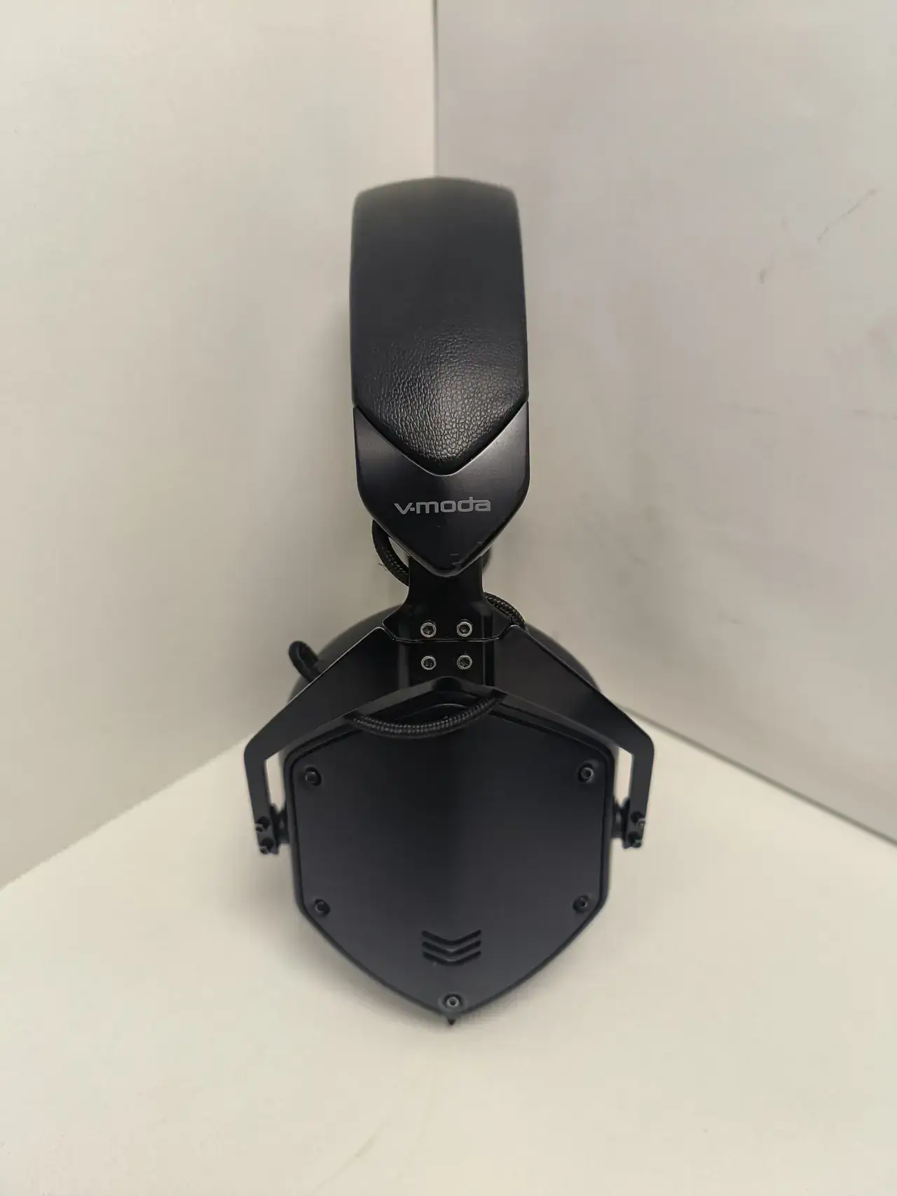 V-Mode Over-Ear Headphones | Noise-Canceling | Wireless | M-200 - Thumbnail 4