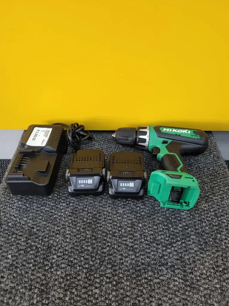 Hikoki 18V Cordless Hammer Drill Set - View 3